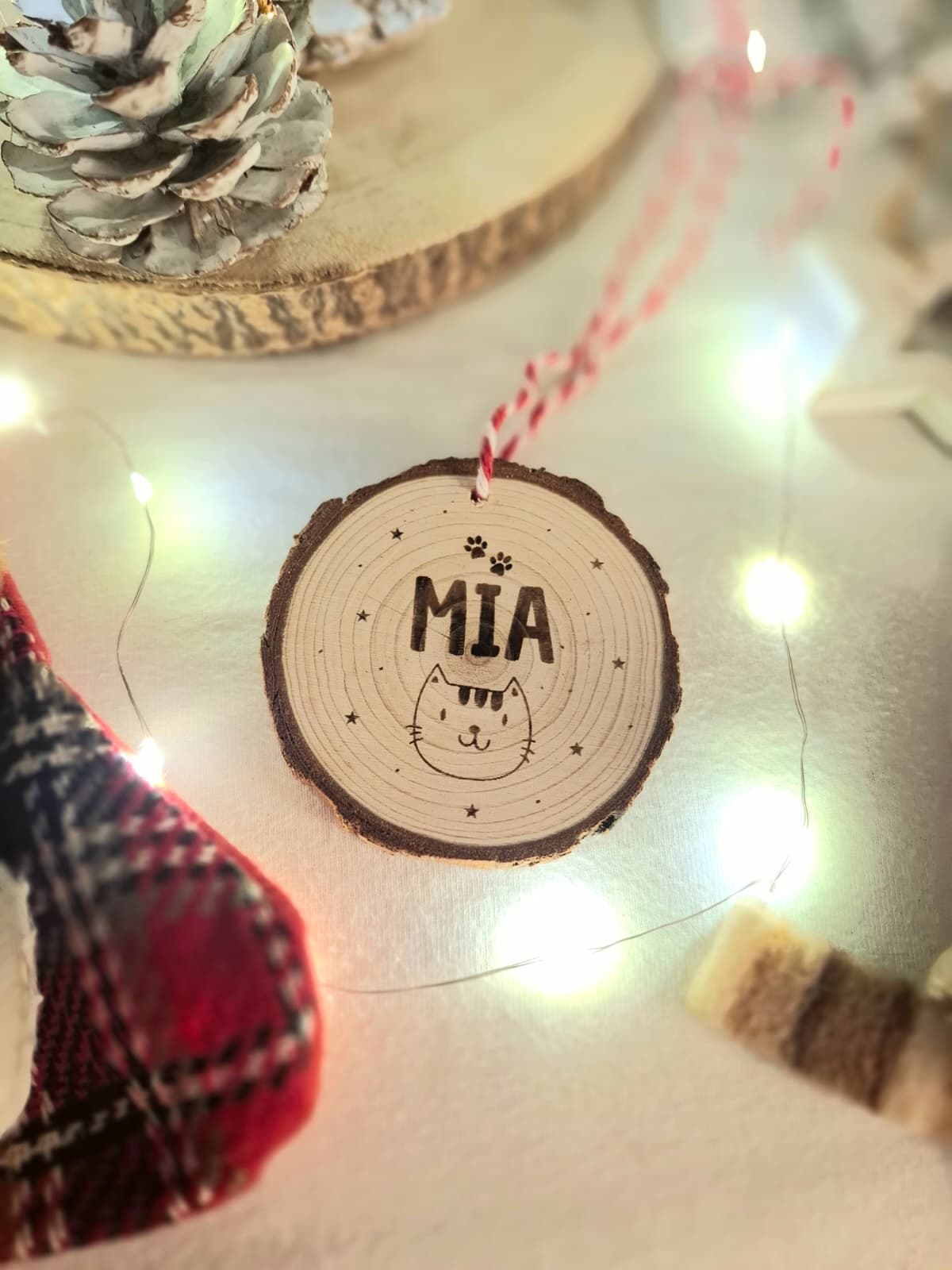 Bola de navidad de madera